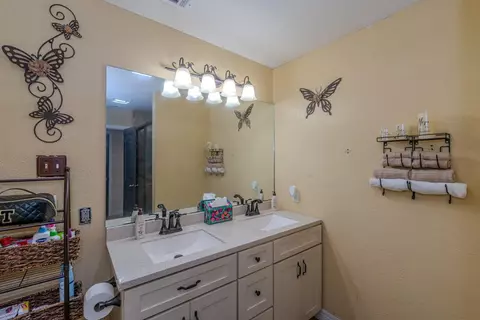 Bath - 7050 Guess Rd, Beaumont, TX 77708 photo 5 of 7