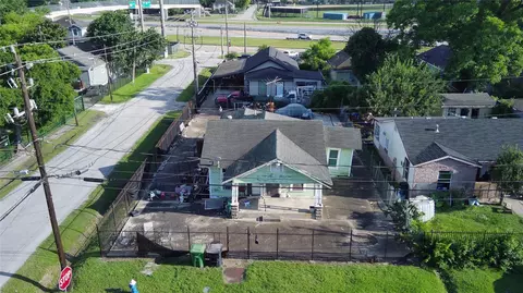 8326 John St, Houston, TX 77012