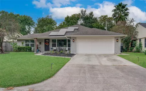 4846 Creekbend Dr, Houston, TX 77035