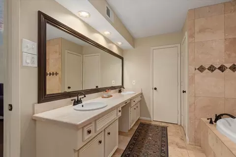 Bath - 10 Cape Chestnut Dr, Spring, TX 77381 photo 2 of 5