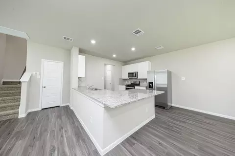 3793 Alexus Dr, Conroe, TX 77301 photo 4