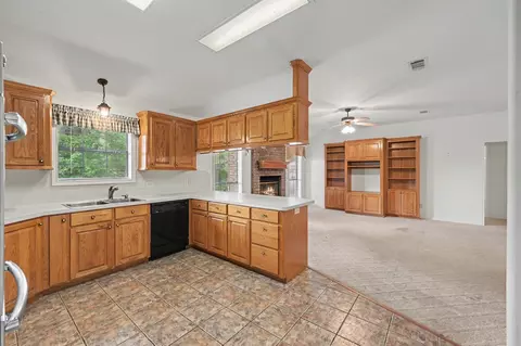 Kitchen - 20 Shallow Spgs, Trinity, TX 75862 photo 4 of 4