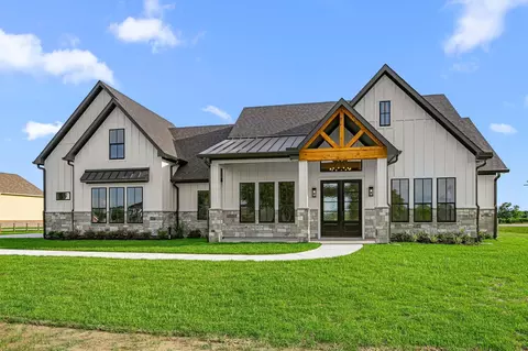 469 Ruby Dr, Bellville, TX 77418