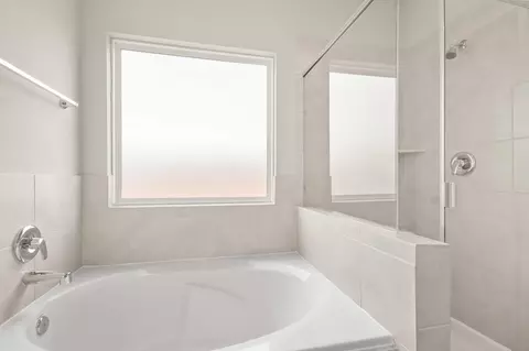 Bath - 3850 Avalon Ln, Conroe, TX 77301 photo 2 of 3