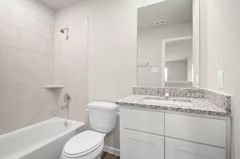 Bath - 3850 Avalon Ln, Conroe, TX 77301 photo 3 of 3