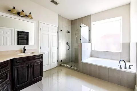 Bath - 4111 Clubhollow, Katy, TX 77450 photo 2 of 4