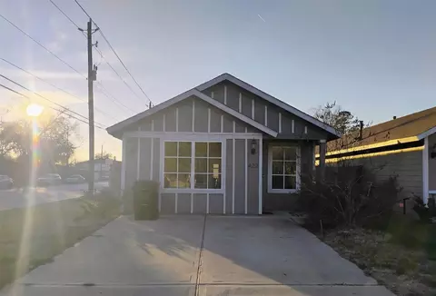 422 3rd St, Rosenberg, TX 77471