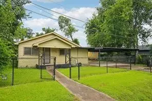 421 Clearwater St, Houston, TX 77029