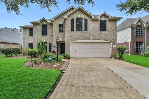 2125 Crimson Lake Ln, League City, TX 77573