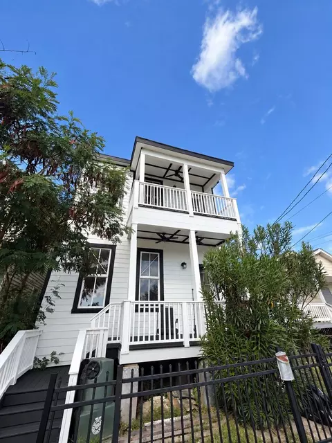 905 27th St, Galveston, TX 77550