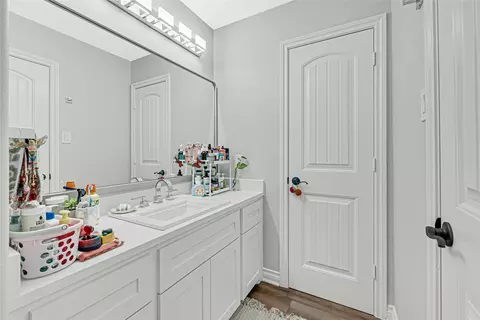 Bath - 6007 N Ossineke Dr, Spring, TX 77386 photo 4 of 8