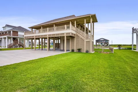 3721 Biscayne Beach Rd, Crystal Beach, TX 77650