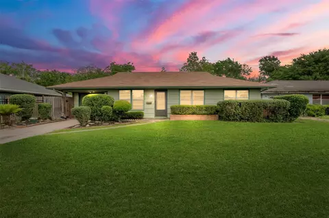 6807 Kingsway Dr, Houston, TX 77087