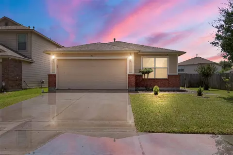 718 Sun Lodge Dr, Houston, TX 77073