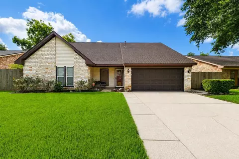 9818 Sagepike Dr, Houston, TX 77089