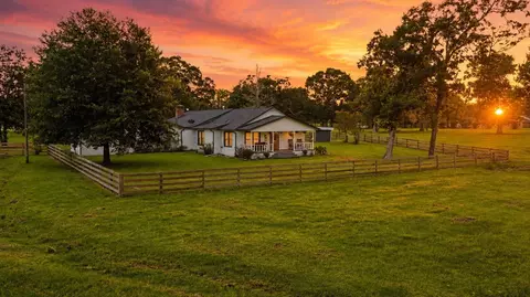 100 E Hill Ranch Ln, New Waverly, TX 77358