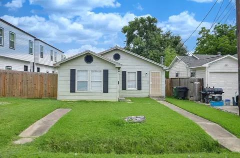 4605 Galesburg St, Houston, TX 77051