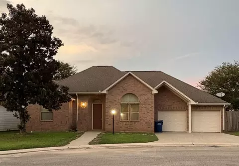 104 Sunset Ct, Livingston, TX 77351