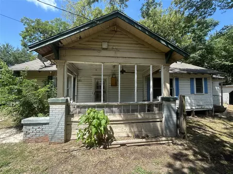 1430 W Kaufman St, Paris, TX 75460