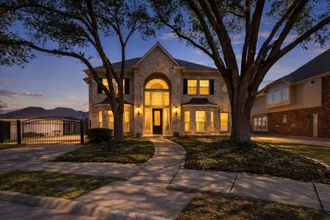 6006 E Brook Ct, Sugar Land, TX 77479