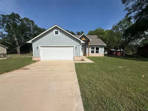 106 Elm St, Winona, TX 75792