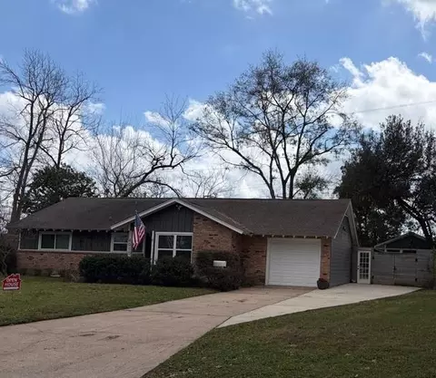 4015 Gardendale Dr, Houston, TX 77092