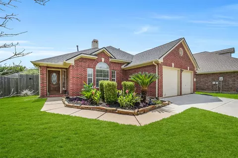 3811 Lake Ballinger Ln, Richmond, TX 77406
