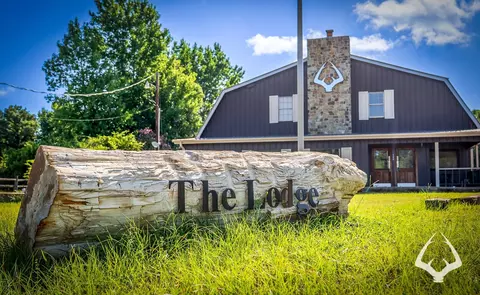 205 S Wheeler Ave, Colmesneil, TX 75938