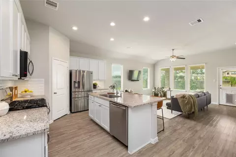 Kitchen - 28064 Misty Evening Ct, Spring, TX 77386 photo 3 of 4