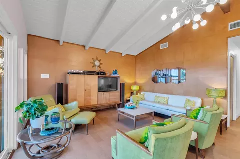 Living - 784 W Cattle Dr, Onalaska, TX 77360 photo 3 of 5