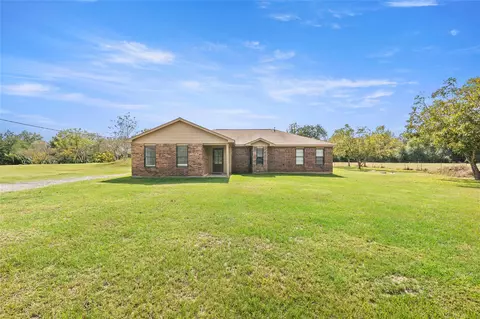 11050 Antioch Rd, Midway, TX 75852
