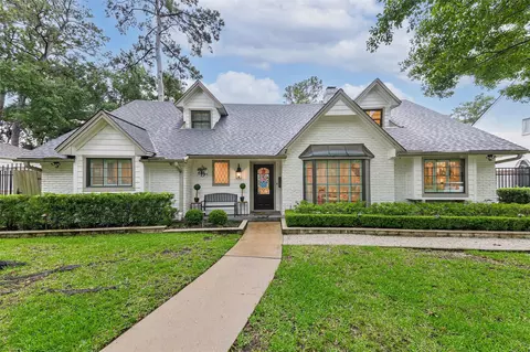 10015 Lynbrook Dr, Houston, TX 77042