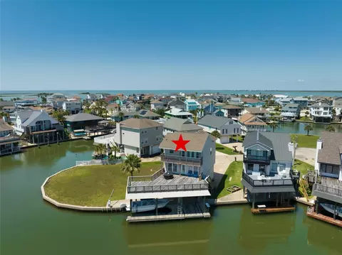 543 Sunset Cir, Galveston, TX 77554