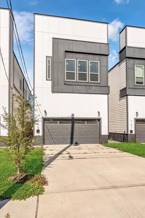 725 E 37th St, Houston, TX 77022