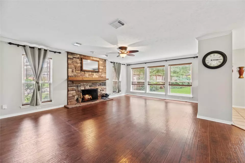 Living - 7403 Foxton Place Ct, Houston, TX 77095 photo 4 of 6