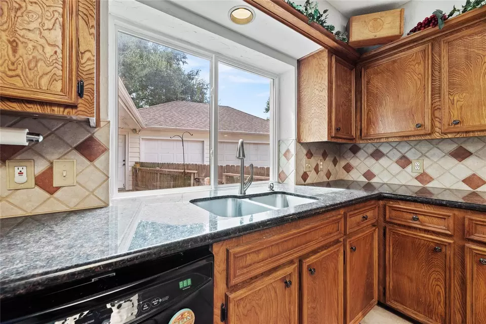 Kitchen - 7403 Foxton Place Ct, Houston, TX 77095 photo 5 of 6
