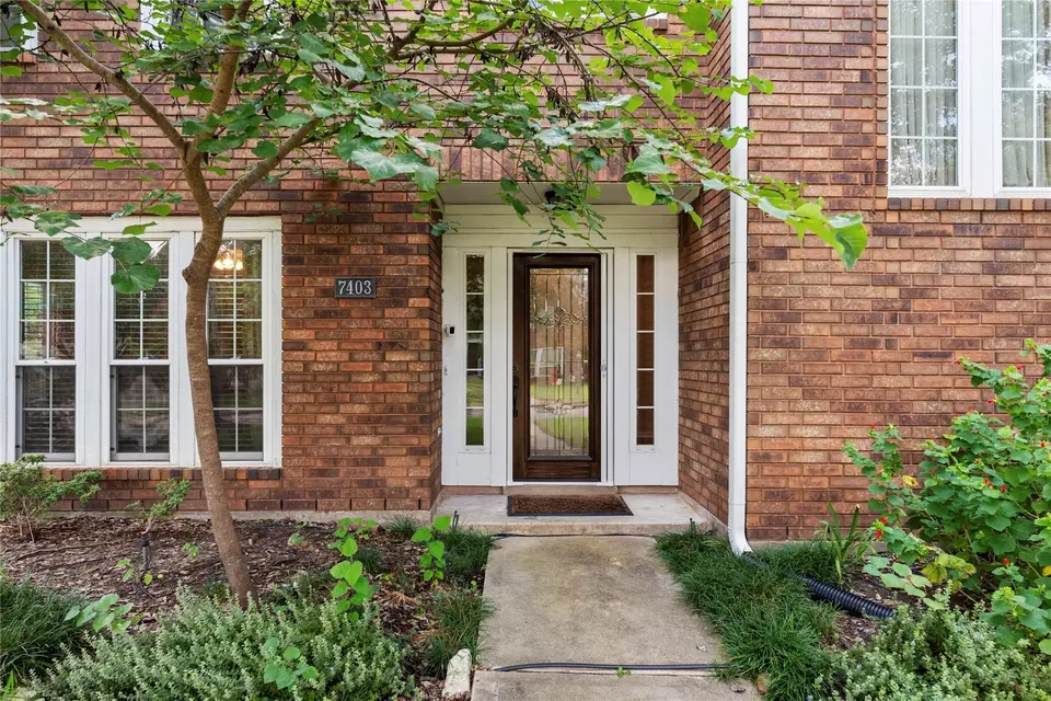 Exterior - 7403 Foxton Place Ct, Houston, TX 77095 photo 3 of 9