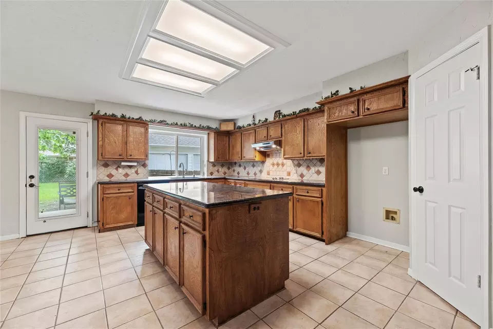 Kitchen - 7403 Foxton Place Ct, Houston, TX 77095 photo 3 of 6