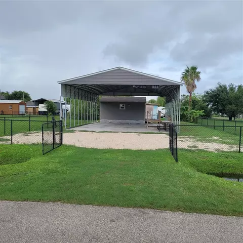 1058 N Oneal Rd, Crystal Beach, TX 77650