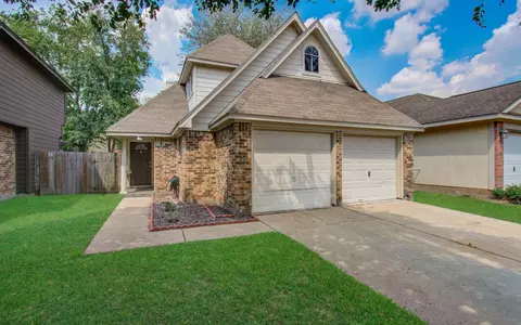 4322 Tracemeadow Dr, Houston, TX 77066