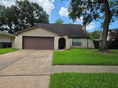 13719 Larkway Dr, Sugar Land, TX 77498