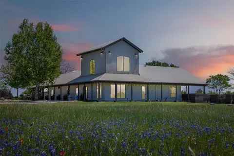 139 Blossom Hill Rd, Round Top, TX 78954