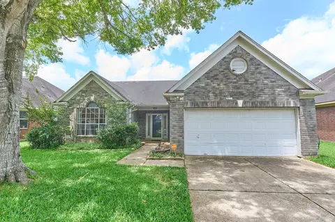 2922 Veva Dr, Pearland, TX 77584