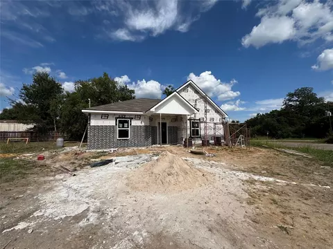 602 N Seventh St, Navasota, TX 77868