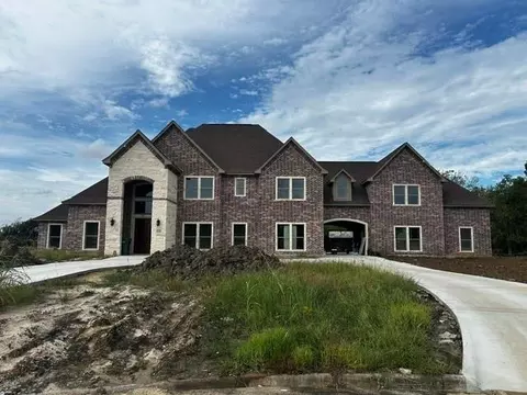 7555 Coral Crk, Beaumont, TX 77707