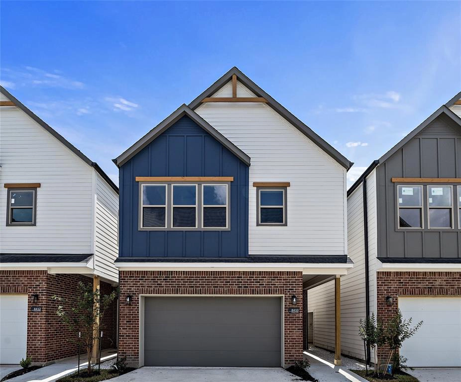 8406 Vogue Ln