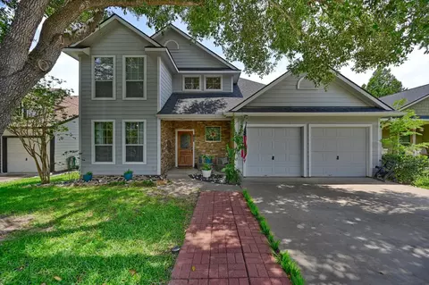 201 W Chatham St, Bellville, TX 77418