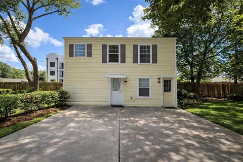 422 W Burleson St, Wharton, TX 77488
