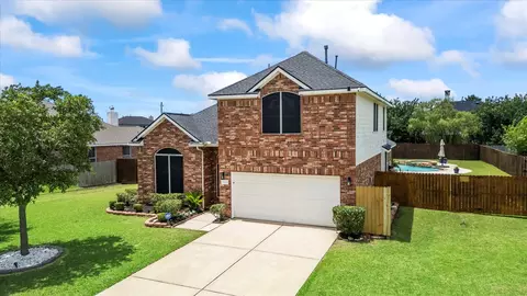 605 Pelican Harbour Dr, Texas City, TX 77590