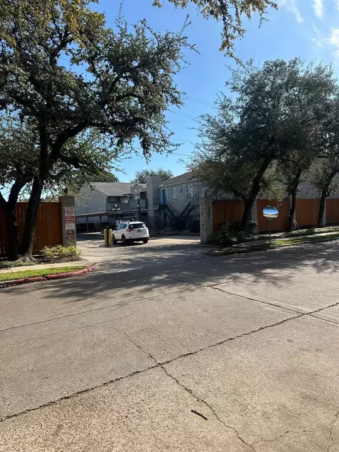 9797 Leawood Blvd #601, Houston, TX 77099
